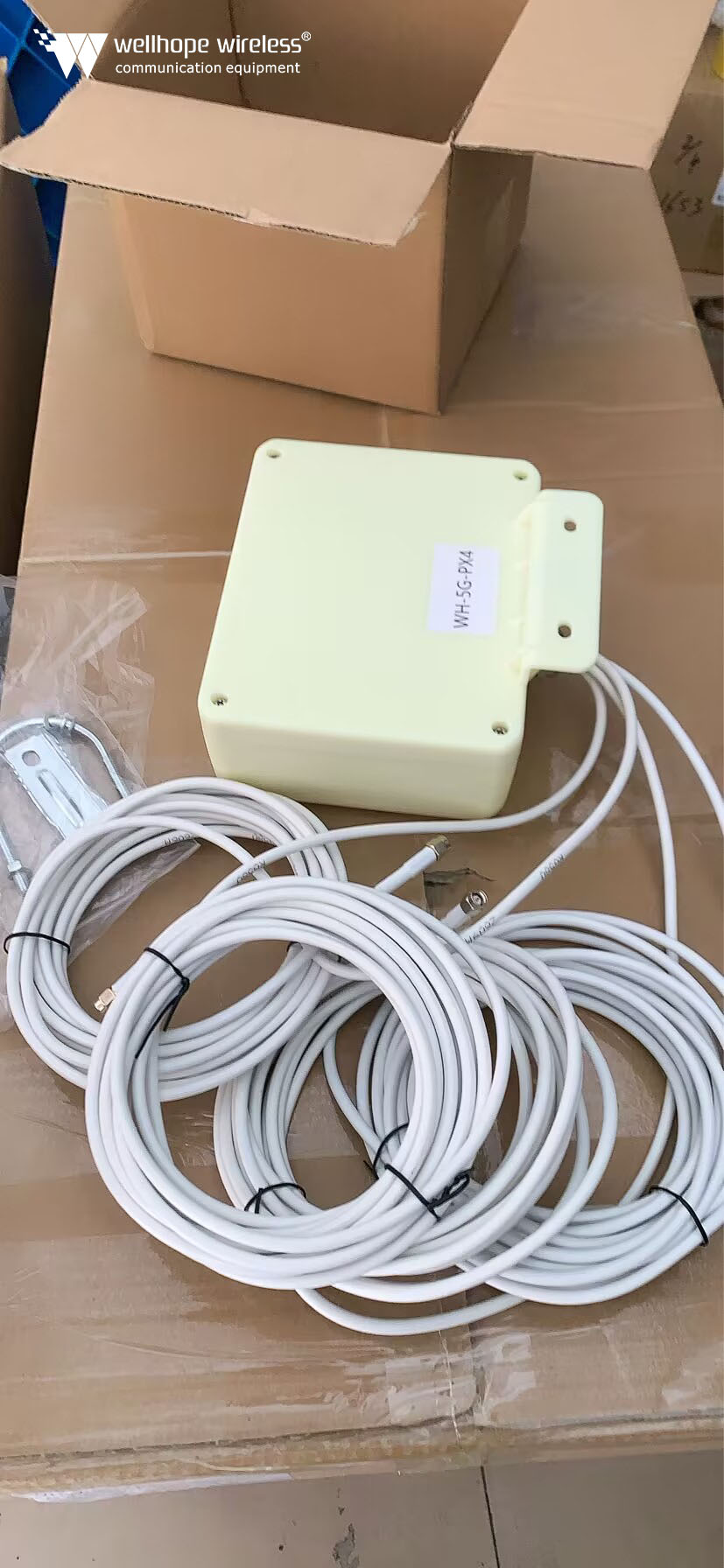 600-6000MHz omni patch antenna WH-5G-PX4